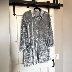 Long sleeve button down women’s dress, velvet blue. Size Small! Worn once.